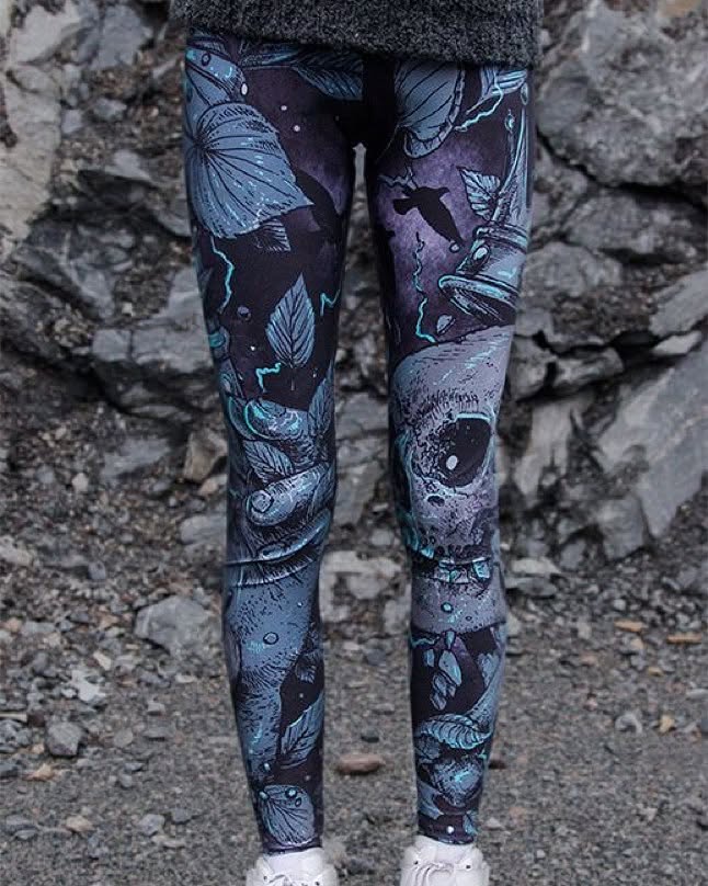 CUTS & STITCHES - A Queens King Leggings