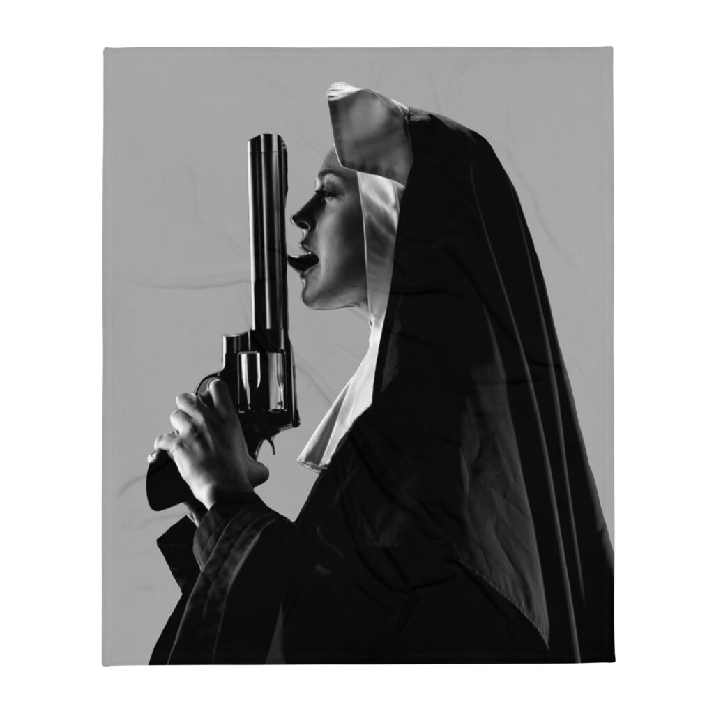 Nun With A Gun Pläd