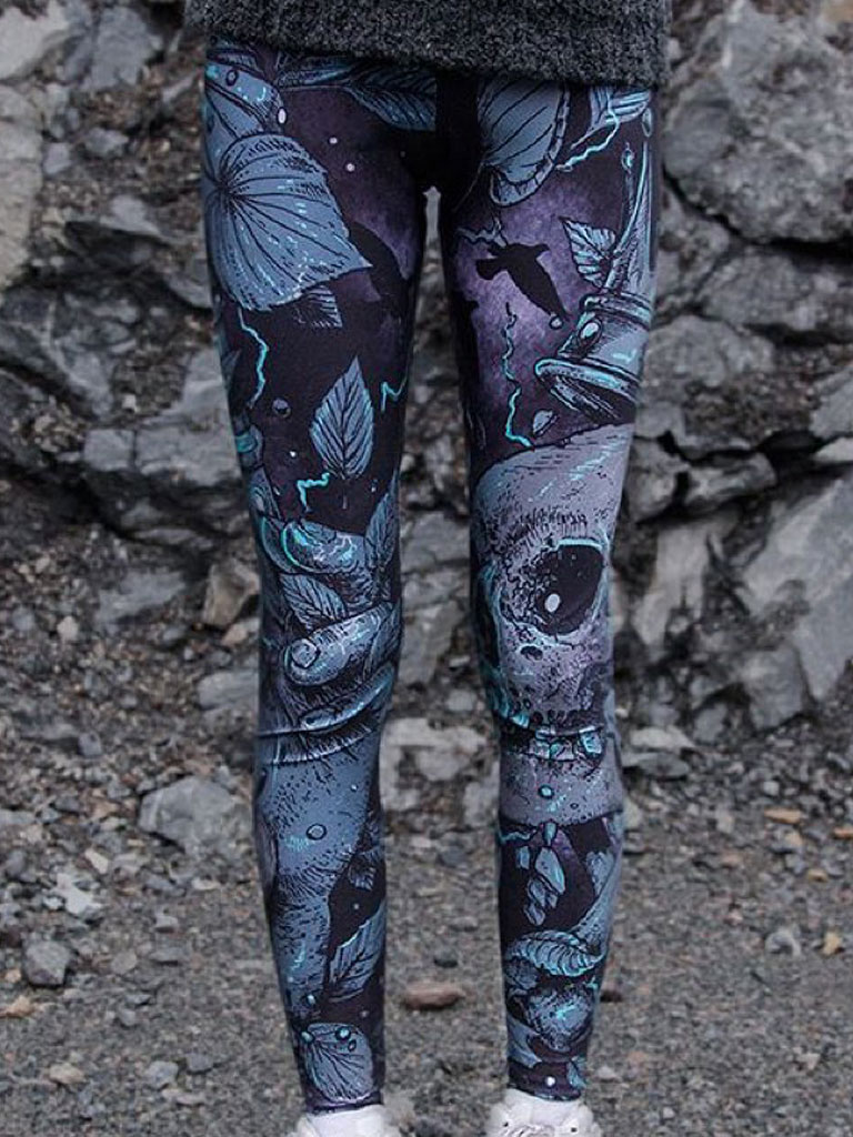 CUTS & STITCHES - A Queens King Leggings